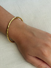 Load image into Gallery viewer, GARDENIA BRACELET
